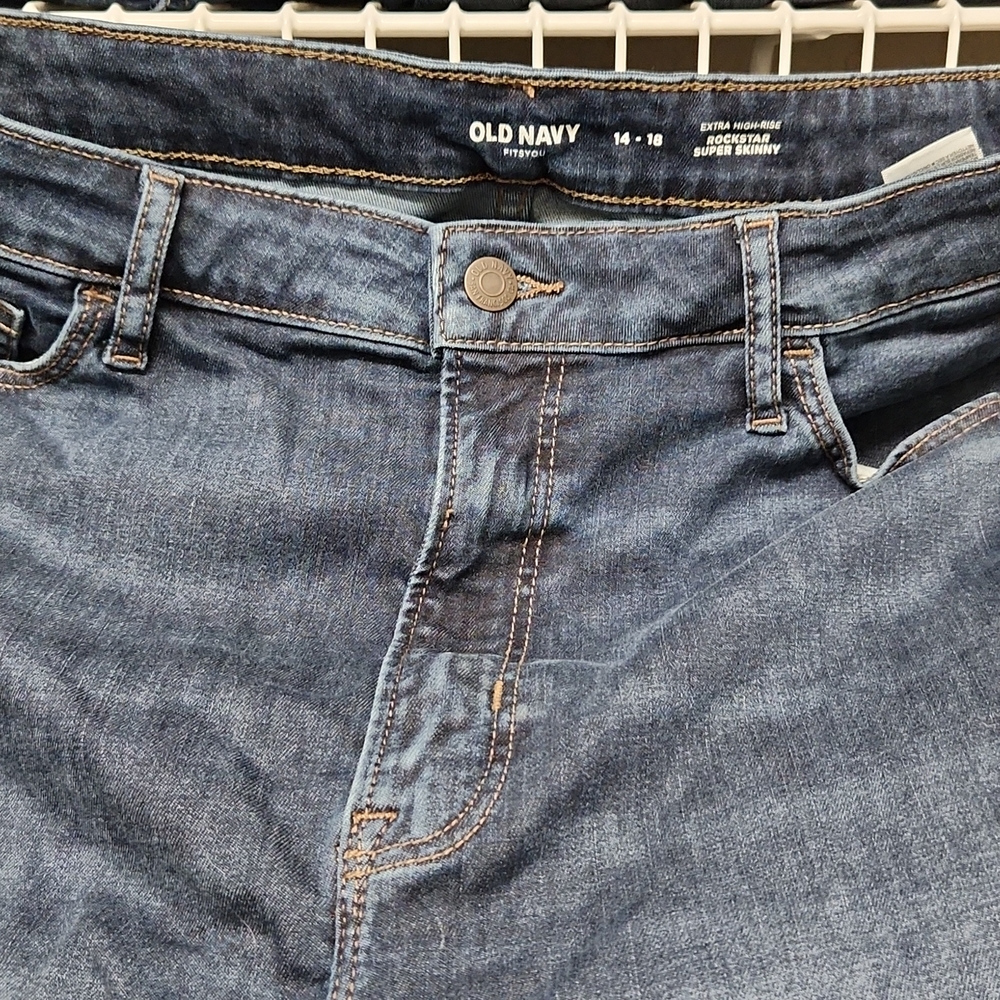 Two pairs old navy Rockstar super skinny size 14-16